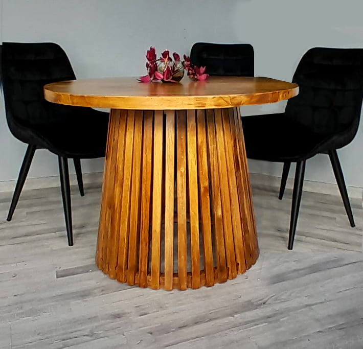 Mesa redonda de madera