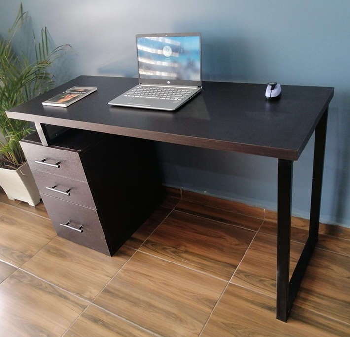 Escritorio una torre